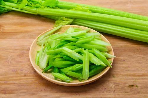 芹菜的功效与作用，芹菜的5大好处