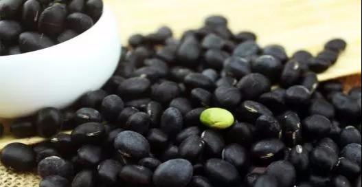 黑豆的作用，食用黑豆应该注意些什么？