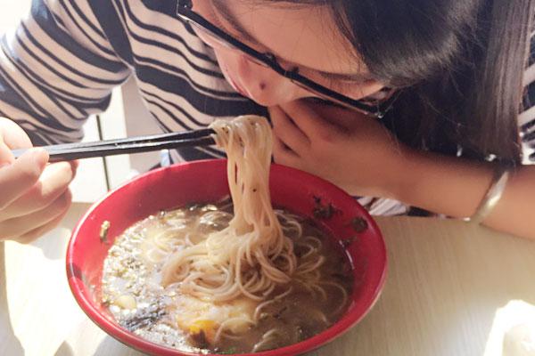肚子疼是怎么回事，可能是这6种原因引起