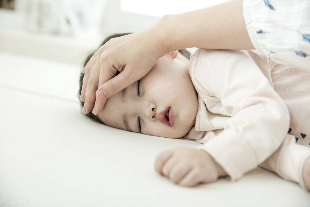 宝宝发烧手脚冰凉怎么办