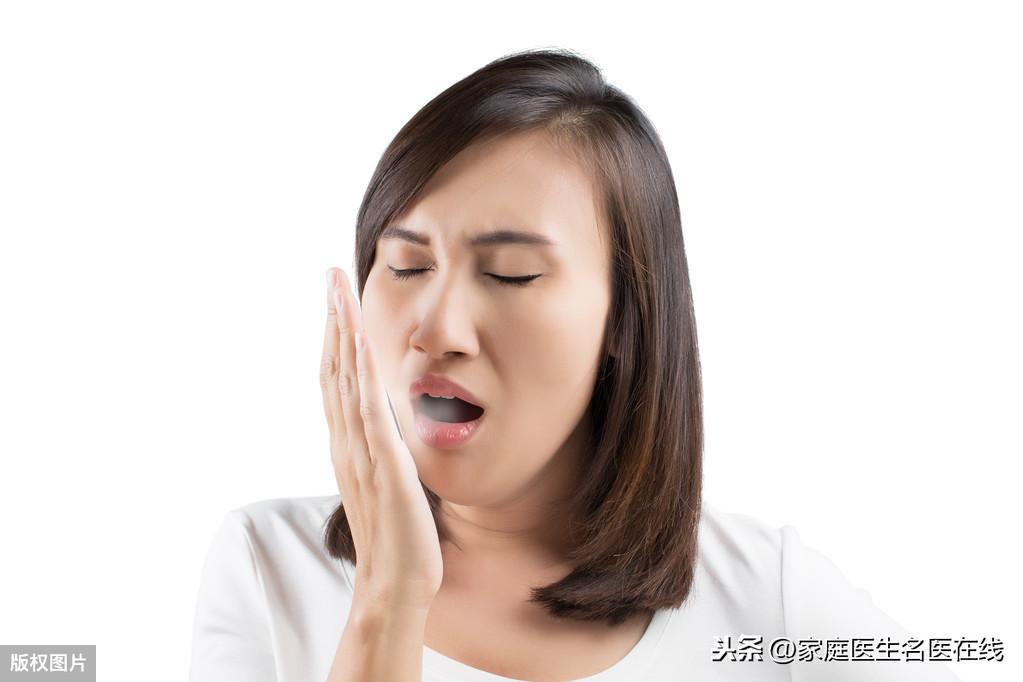 老是口臭怎么办，是什么导致人们口臭？