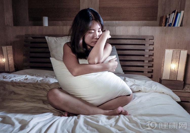 失眠症怎么治，治疗方法有3个