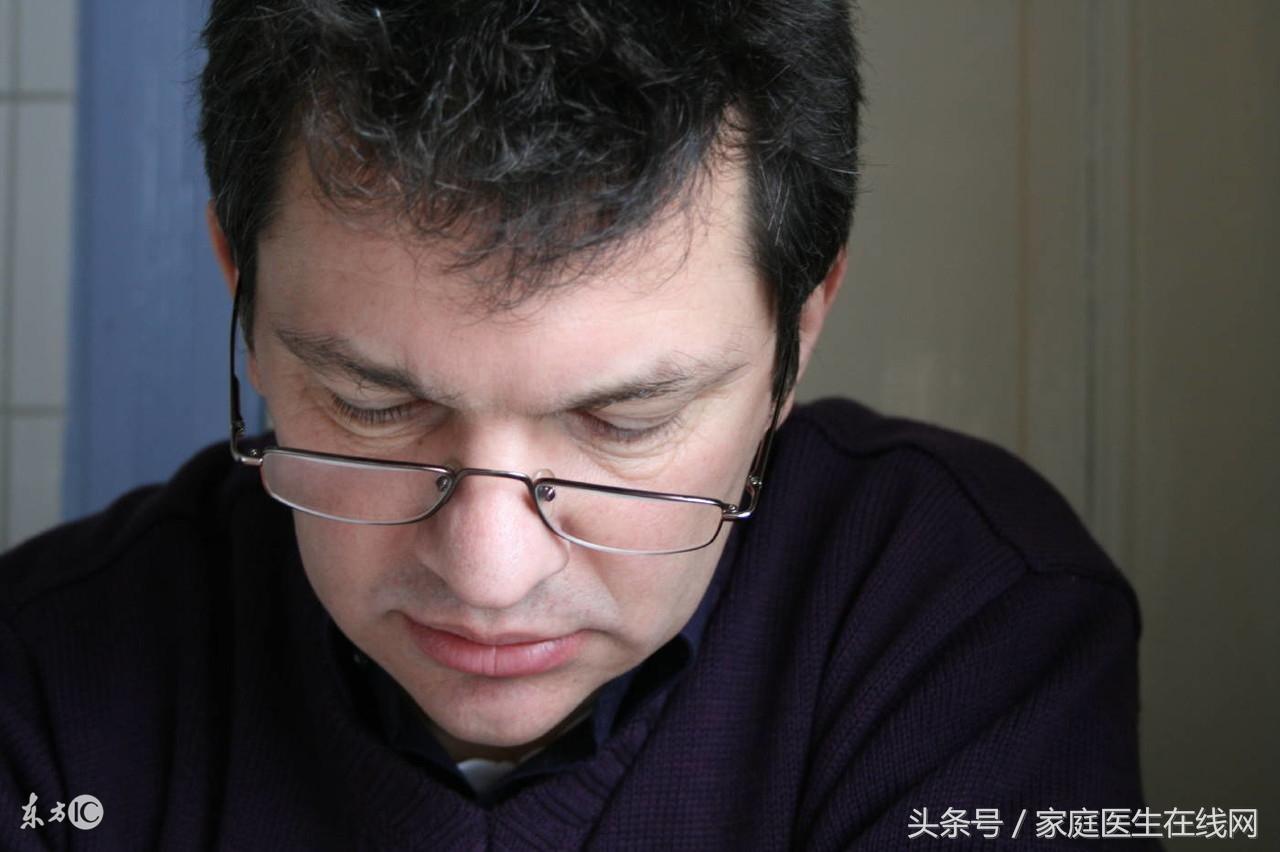 吃什么能治黑眼圈，不妨多吃这5种食物