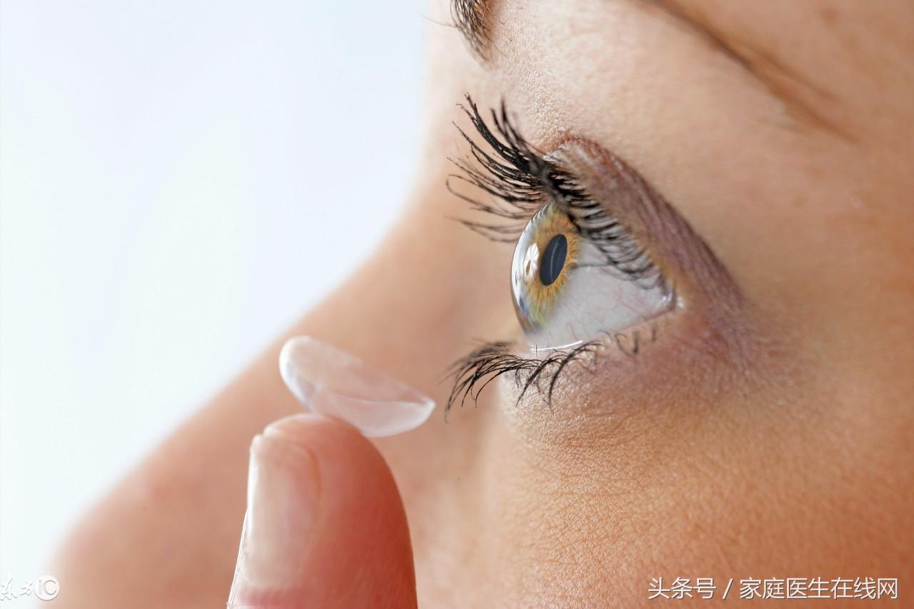 戴隐形眼镜的危害，这4个潜在危害要留意