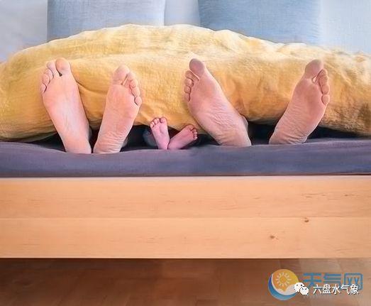 冬天手脚冰凉是怎么回事，冬季手脚冰冷调理原则