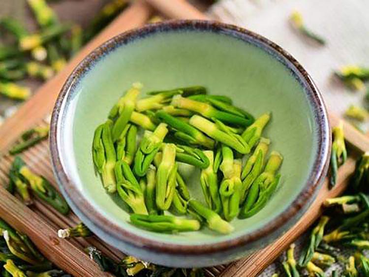 口干舌燥是怎么回事，请注意4个原因！