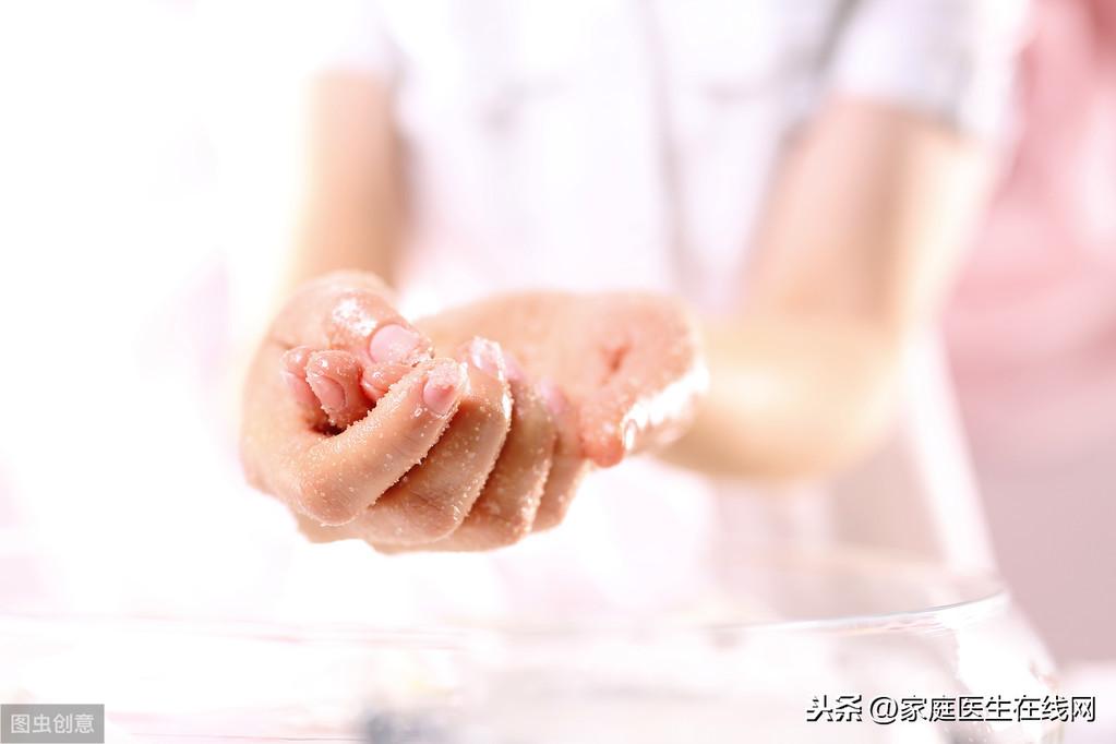 手掌脱皮是怎么回事，是缺乏这种维生素