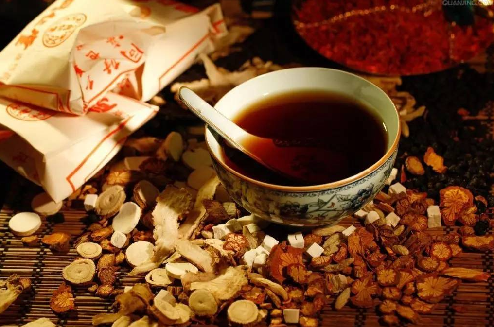 肝火旺怎么调理，看一下三个清肝火的方剂