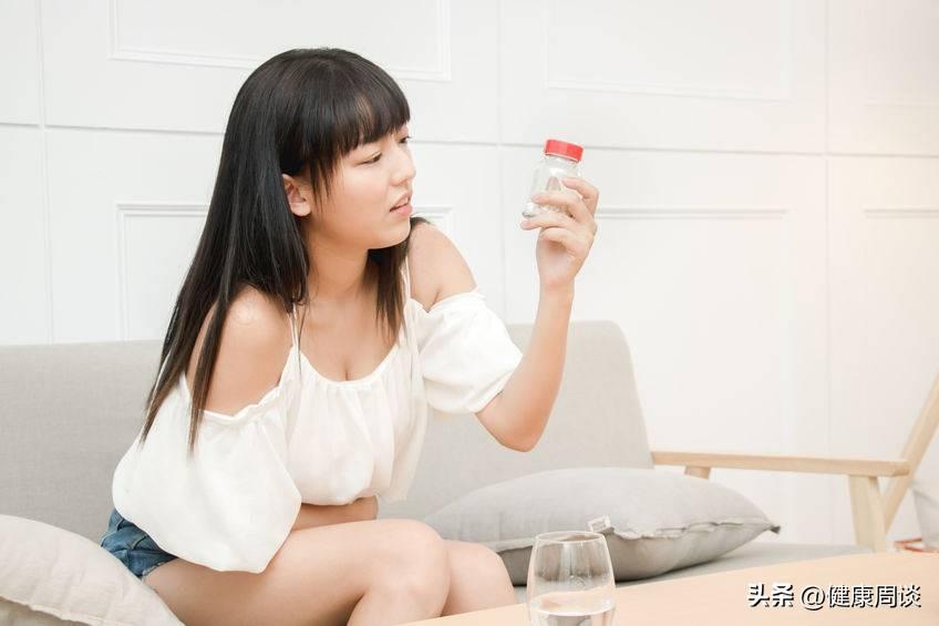 月经量少发黑的原因，经量少颜色发黑该怎么办？