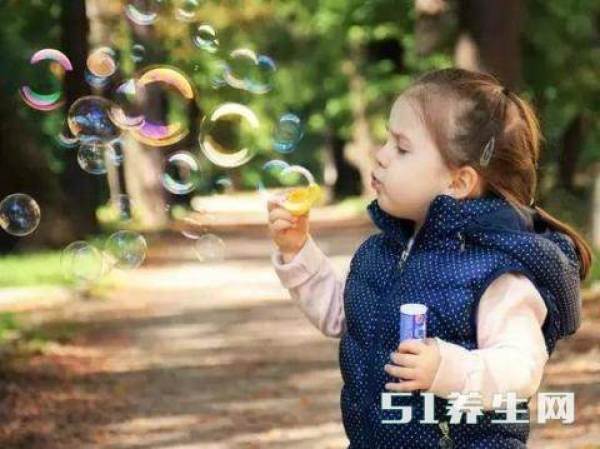 小孩肚子疼是怎么处理，这5种情况，不用吃药就能解决
