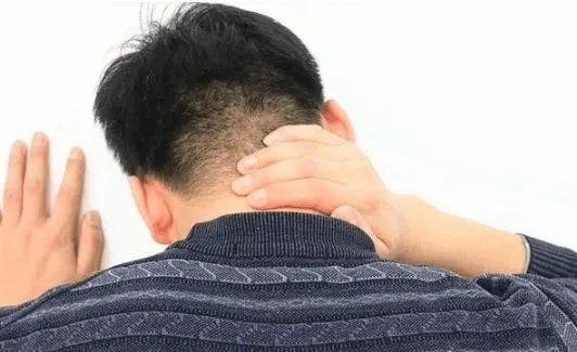 颈部疼痛的原因， 可能与这4个因素有关